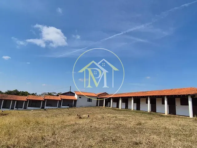 Haras com 48400m² 5 quartos e 3 banheiros, à venda, no bairro Rural em Quadra