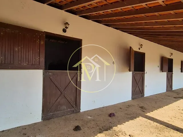 Haras com 48400m² 5 quartos e 3 banheiros, à venda, no bairro Rural em Quadra