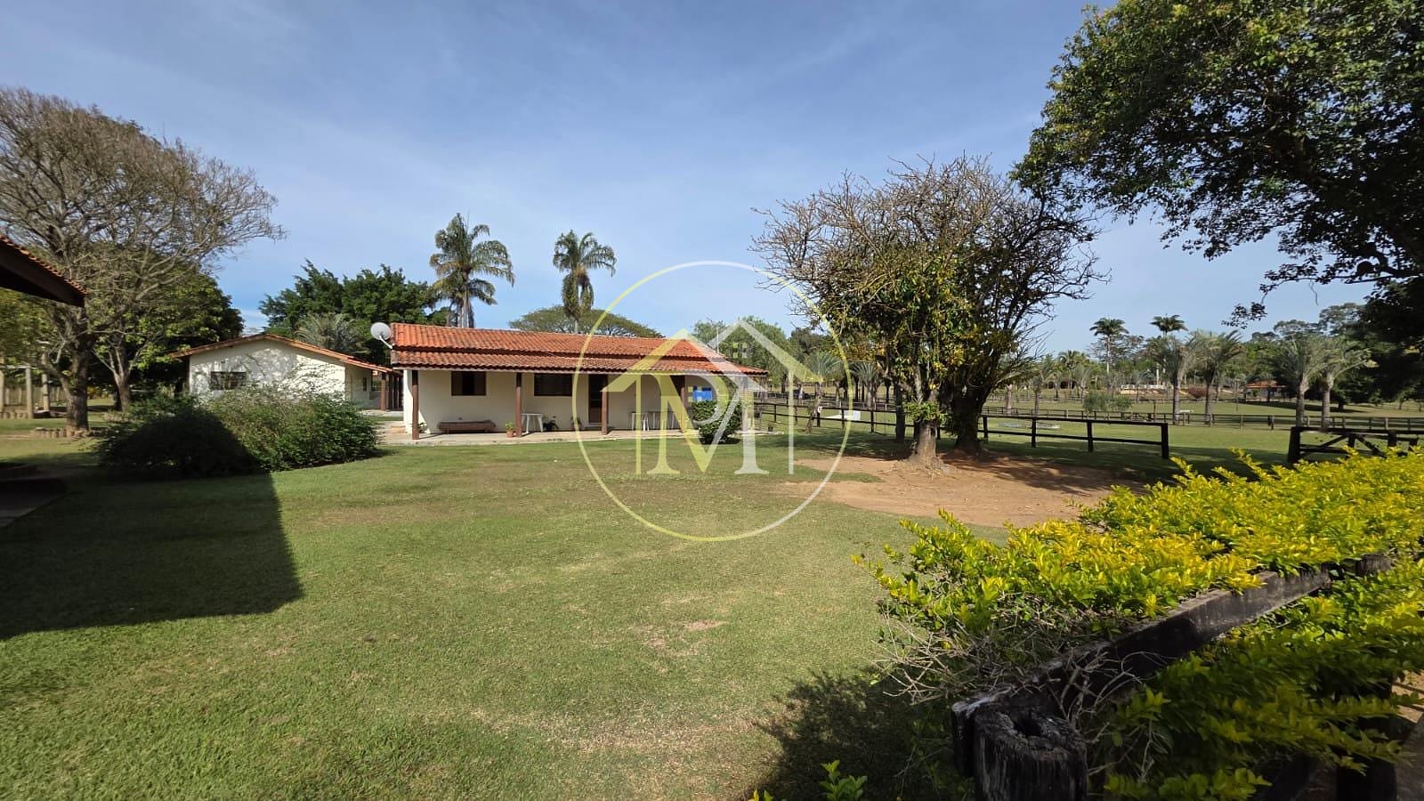 Fazenda à venda com 3 quartos, 10m² - Foto 1