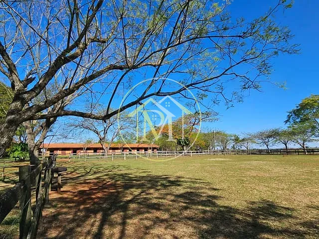 Haras com 774400m² 10 quartos e 12 banheiros, à venda, no bairro Centro em Cesário Lange