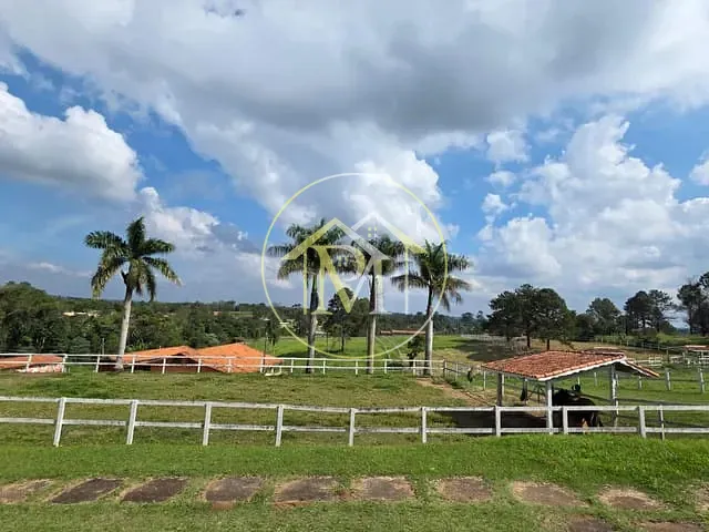 Haras com 108900m² 3 quartos e 2 banheiros, à venda, no bairro Centro em São Roque