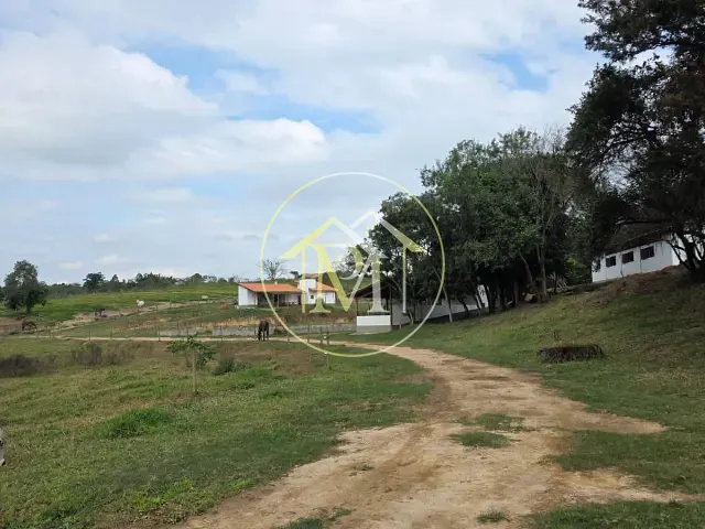 Haras com 65900m² 2 quartos e 4 banheiros, à venda, no bairro Área rural em Porto Feliz
