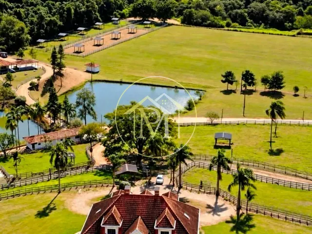 Haras com 285058m² 4 quartos e 5 banheiros, à venda, no bairro Área rural em Jacareí