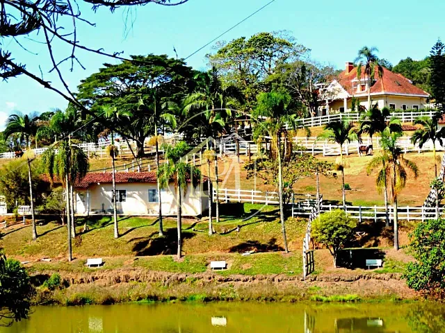 Haras com 285058m² 4 quartos e 5 banheiros, à venda, no bairro Área rural em Jacareí