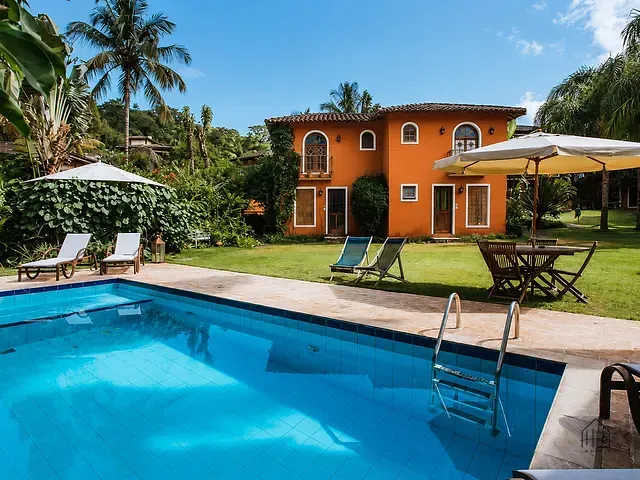 Hotel com 1700m², à venda, no bairro Cocaia em Ilhabela