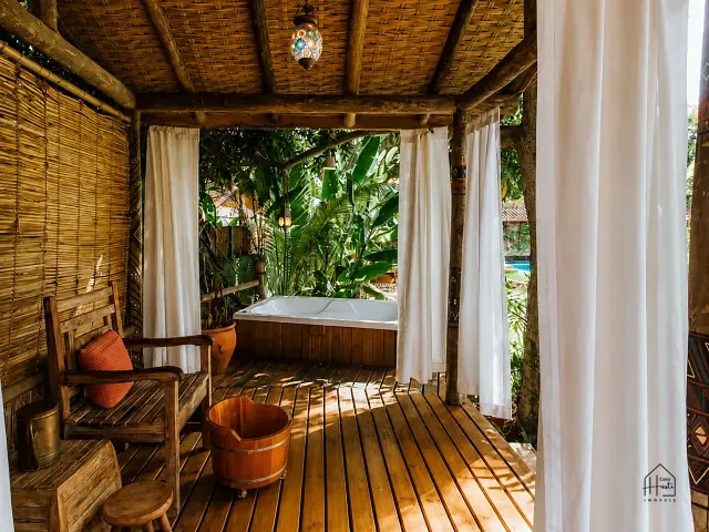 Hotel com 1700m², à venda, no bairro Cocaia em Ilhabela