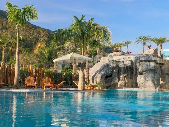 Hotel com 1900m², à venda, no bairro Lázaro em Ubatuba