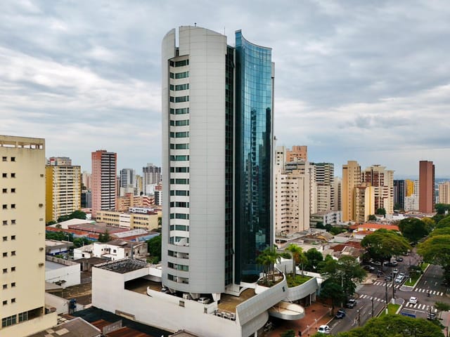 Hotel à venda, no bairro Centro em Londrina