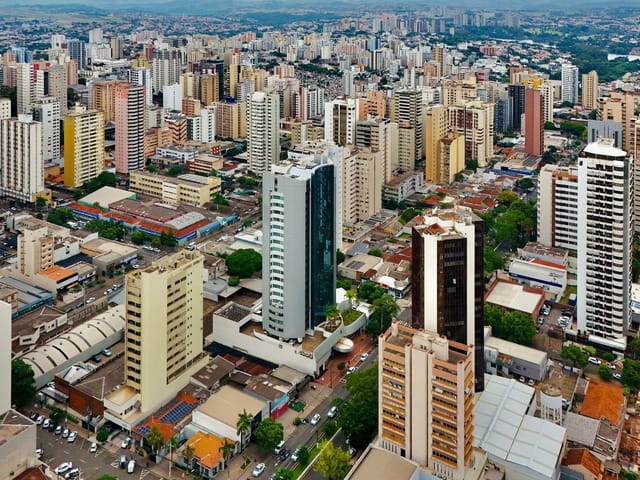 Hotel à venda, no bairro Centro em Londrina