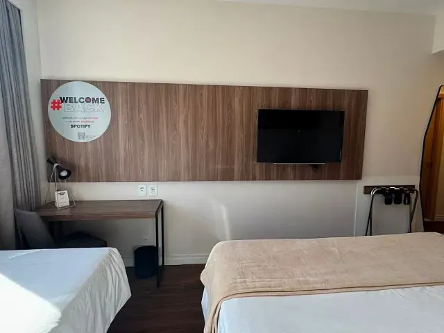 Hotel à venda, no bairro Cidade Baixa em Porto Alegre