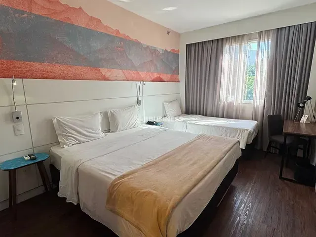 Hotel à venda, no bairro Cidade Baixa em Porto Alegre