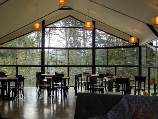Hotel com 3200m², à venda, no bairro Jardim Primavera em Campos do Jordão