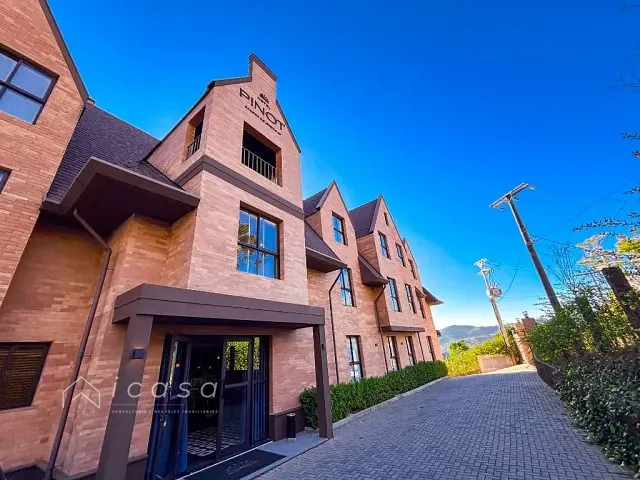 Hotel com 2000m² 21 quartos e 25 banheiros, à venda, no bairro Fonte Simão em Campos do Jordão