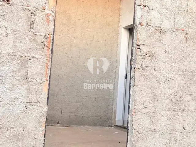 Casa 2 quartos e 1 banheiro, para alugar, no bairro Mineirão em Belo Horizonte