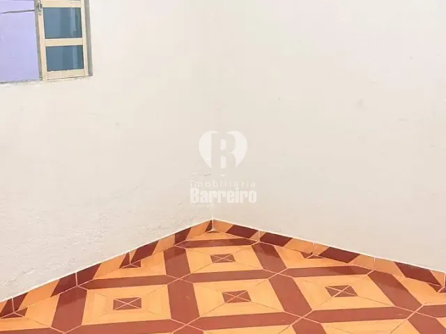 Casa 2 quartos e 1 banheiro, para alugar, no bairro Mineirão em Belo Horizonte
