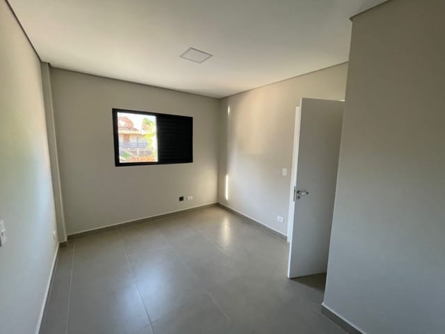 Kitnet com 38m² 1 quarto e 1 banheiro, à venda, no bairro Centro em Londrina