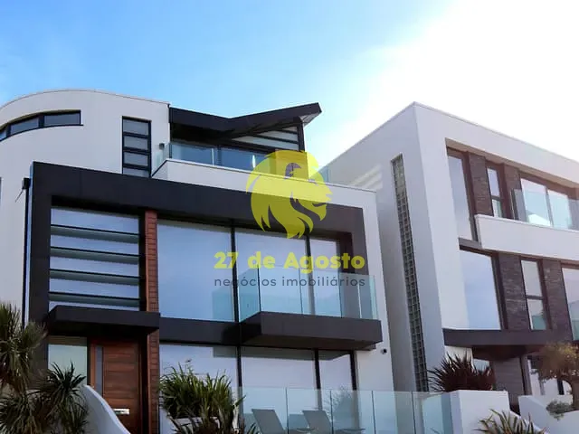 Kitnet com 800m² 100 quartos e 1 banheiro, à venda ou para alugar, no bairro Vitória em Londrina