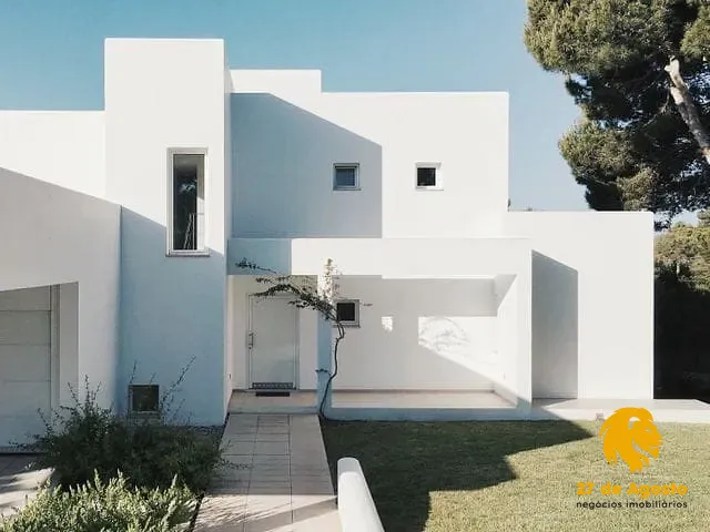 Kitnet com 800m² 100 quartos e 1 banheiro, à venda ou para alugar, no bairro Vitória em Londrina