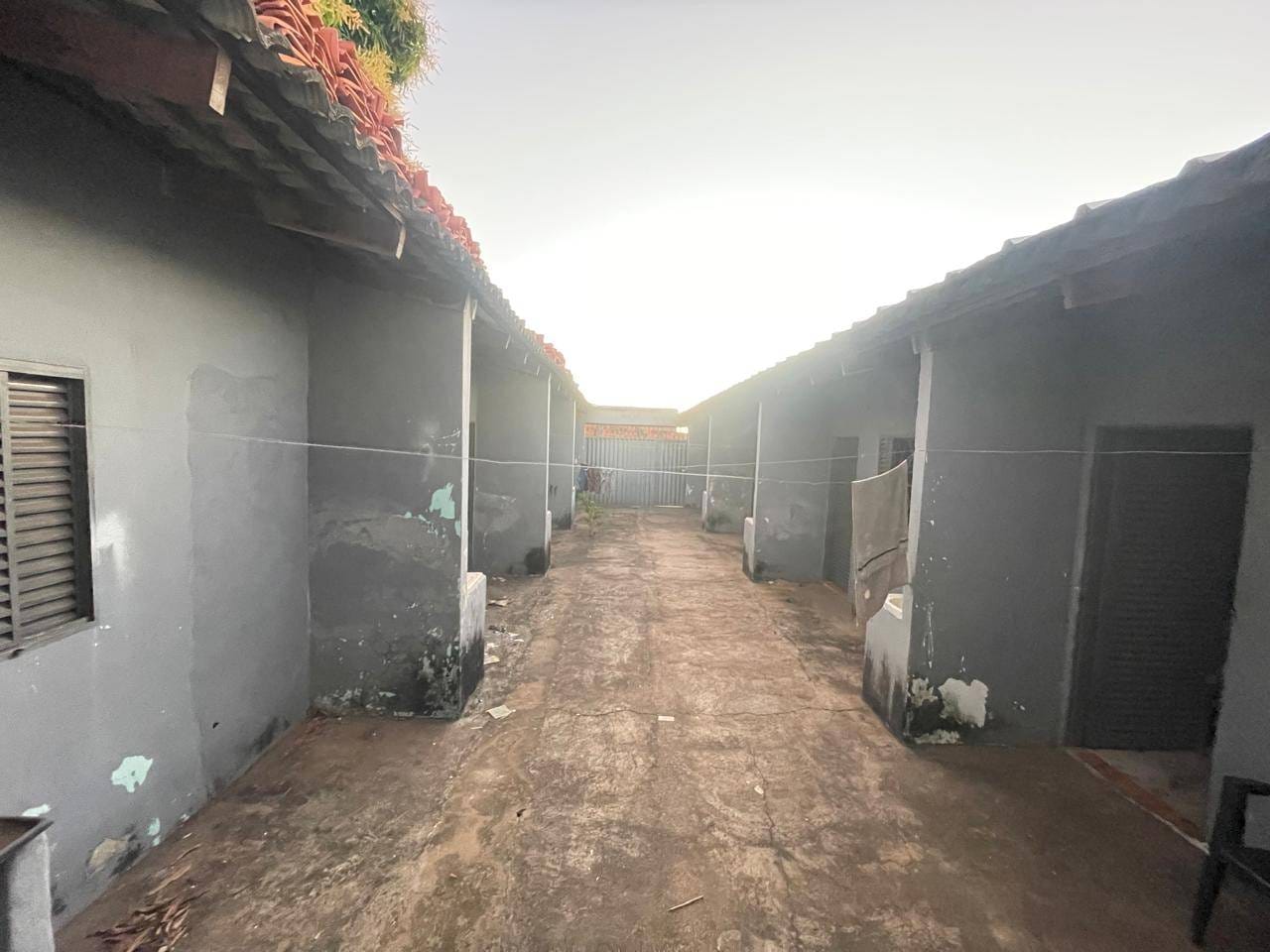 Kitnet e Studio à venda com 8 quartos, 450m² - Foto 2