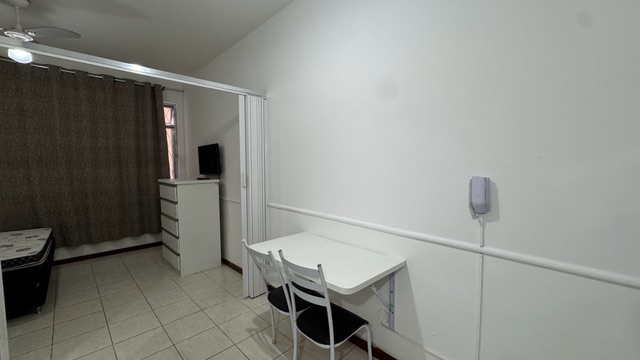 Kitnet 1 quarto e 1 banheiro, à venda, no bairro Centro em Cabo Frio