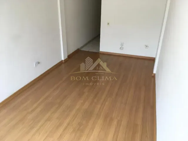 Kitnet 1 quarto e 1 banheiro, à venda, no bairro São Mateus em Juiz de Fora