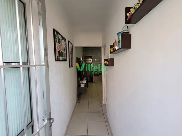 Casa com 250m² 1 quarto e 1 banheiro, à venda, no bairro Jardim Caiubi em Itaquaquecetuba