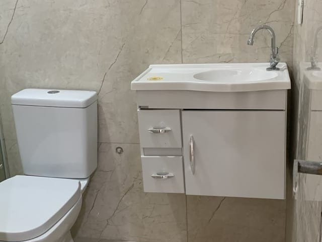 Kitnet 1 quarto e 1 banheiro, para alugar, no bairro Centro em Juiz de Fora
