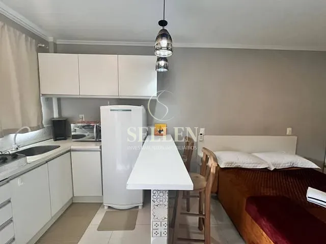 Kitnet 1 quarto e 1 banheiro, para alugar, no bairro Municípios em Balneário Camboriú
