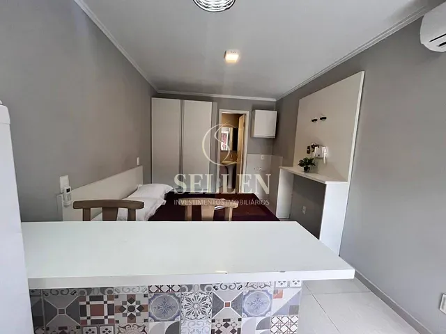 Kitnet 1 quarto e 1 banheiro, para alugar, no bairro Municípios em Balneário Camboriú