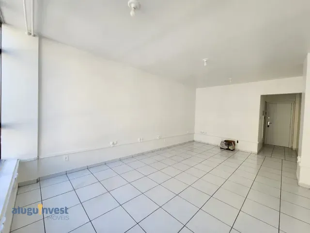 Kitnet 1 quarto e 1 banheiro, para alugar, no bairro Centro em Florianópolis