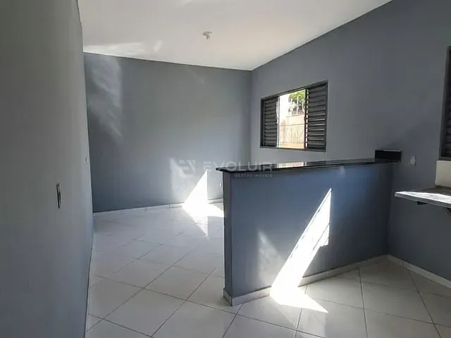 Kitnet 2 quartos e 1 banheiro, para alugar, no bairro Setor Garavelo em Goiânia