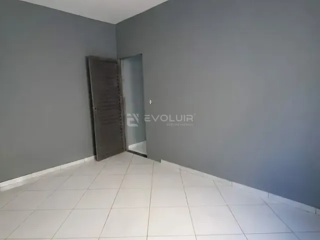 Kitnet 2 quartos e 1 banheiro, para alugar, no bairro Setor Garavelo em Goiânia