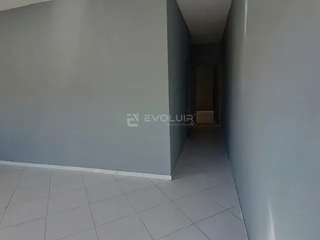 Kitnet 2 quartos e 1 banheiro, para alugar, no bairro Setor Garavelo em Goiânia