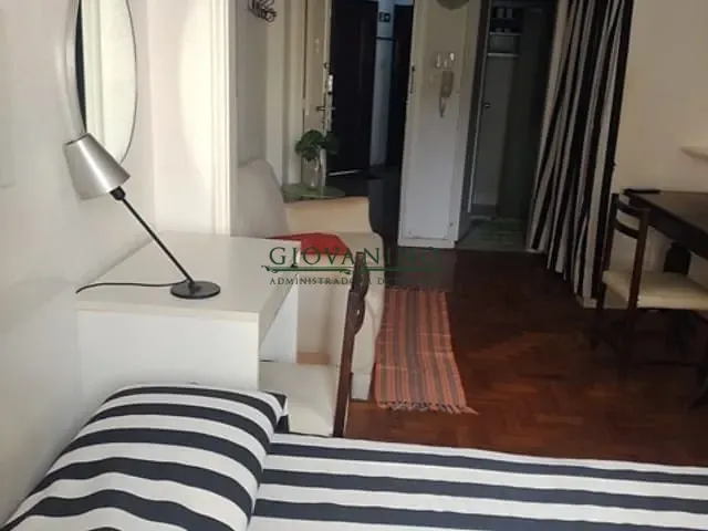 Kitnet 1 quarto e 1 banheiro, para alugar, no bairro Flamengo em Rio de Janeiro