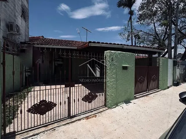 Casa 2 quartos e 1 banheiro, para alugar, no bairro Centro em Maricá