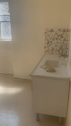 Kitnet 1 quarto e 1 banheiro, para alugar, no bairro Centro em Pindamonhangaba