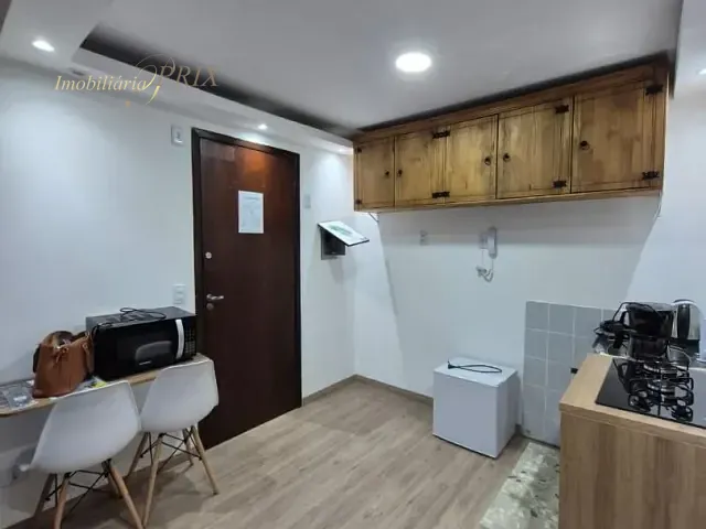 Kitnet com 23m² 1 quarto e 1 banheiro, para alugar, no bairro Centro em Curitiba