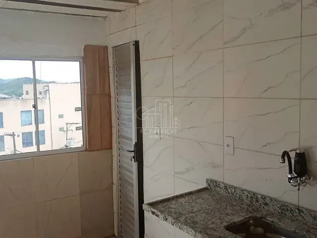 Kitnet com 36m² 1 quarto e 1 banheiro, para alugar, no bairro Centro em Guapimirim
