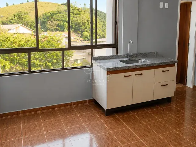 Kitnet com 42m² 1 quarto e 1 banheiro, para alugar, no bairro Centro em Guapimirim