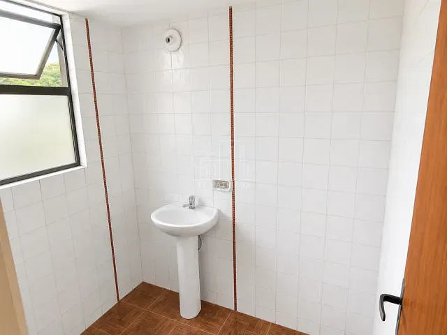 Kitnet com 42m² 1 quarto e 1 banheiro, para alugar, no bairro Centro em Guapimirim