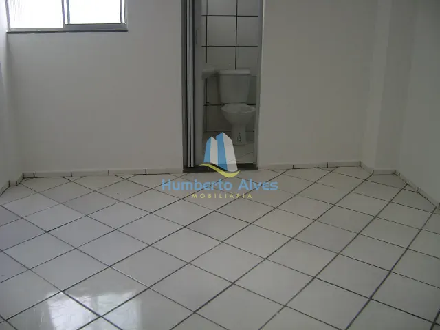 Kitnet 1 quarto e 1 banheiro, para alugar, no bairro Centro em Vitória da Conquista