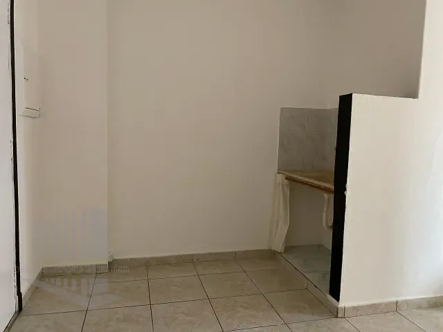 Kitnet 1 quarto e 1 banheiro, para alugar, no bairro Liberdade em São Paulo