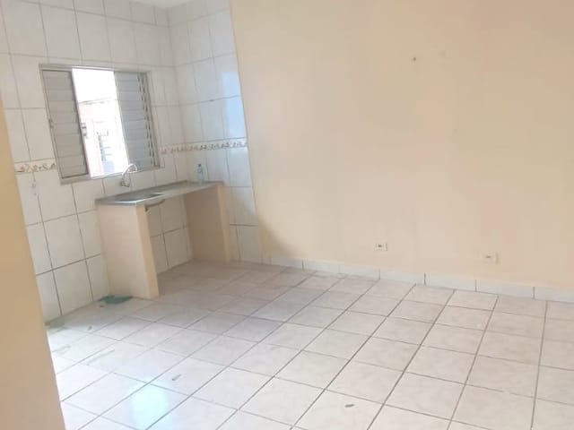 Kitnet 1 quarto e 1 banheiro, para alugar, no bairro Vila São Pedro em Santo André