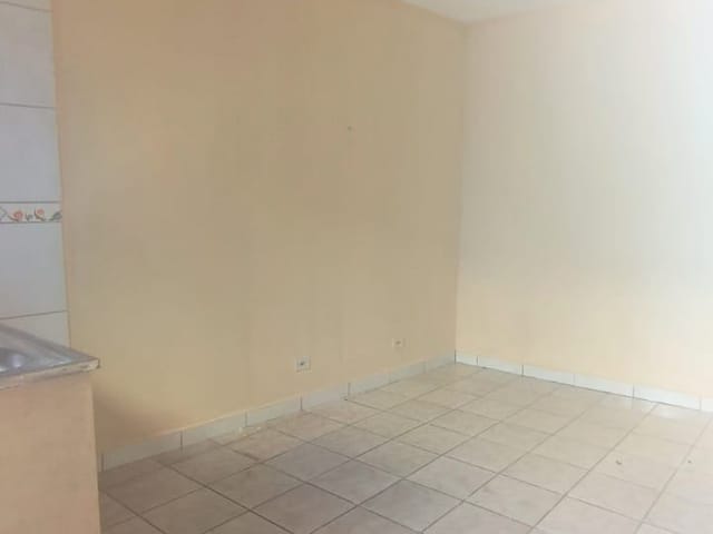 Kitnet 1 quarto e 1 banheiro, para alugar, no bairro Vila São Pedro em Santo André