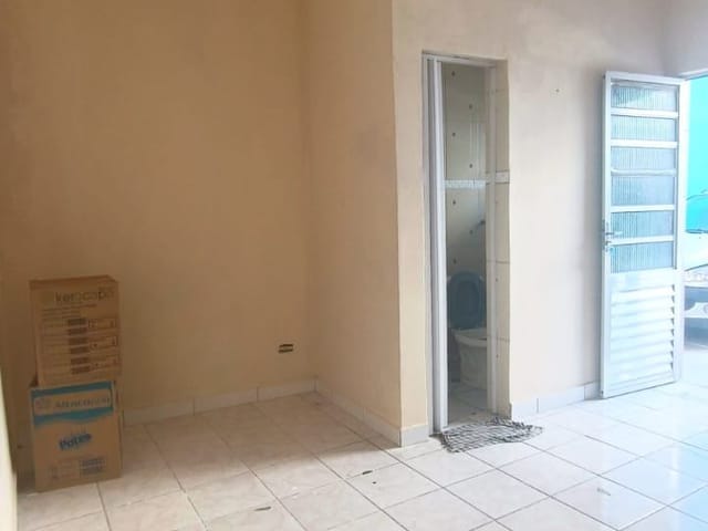 Kitnet 1 quarto e 1 banheiro, para alugar, no bairro Vila São Pedro em Santo André
