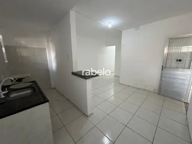 Kitnet 2 quartos e 1 banheiro, para alugar, no bairro Tauape em Fortaleza