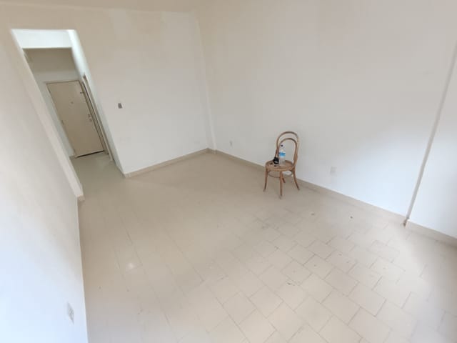 Kitnet 1 quarto e 1 banheiro, à venda, no bairro Copacabana em Rio de Janeiro
