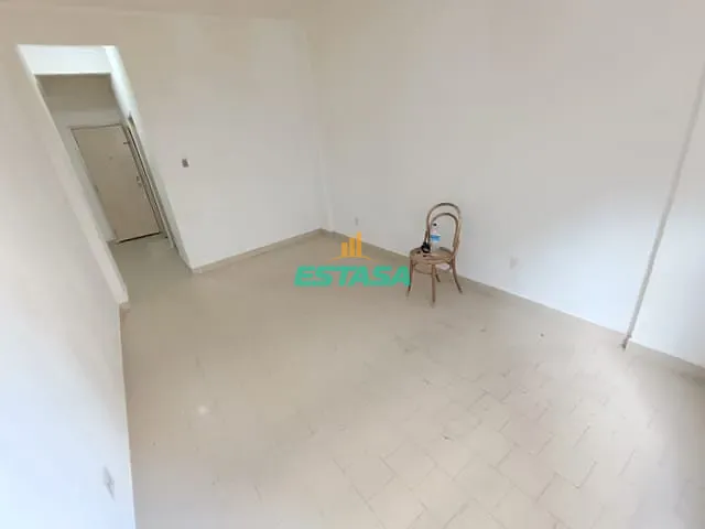 Kitnet 1 quarto e 1 banheiro, à venda, no bairro Copacabana em Rio de Janeiro