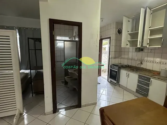 Kitnet com 30m² 1 quarto e 1 banheiro, para alugar, no bairro Pântano do Sul em Florianópolis