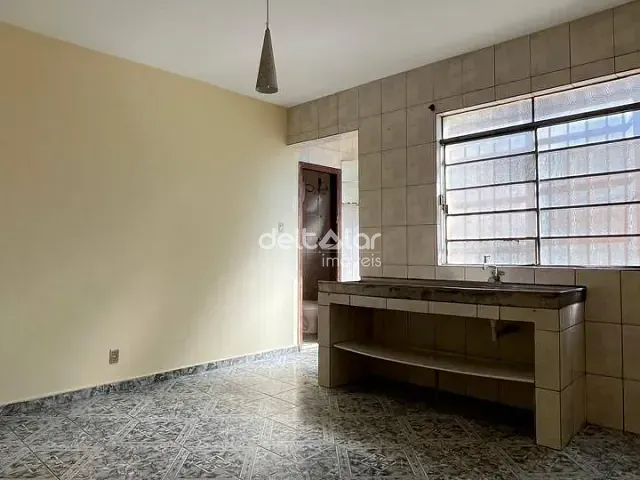 Kitnet com 40m² 1 quarto e 1 banheiro, para alugar, no bairro Candelária em Belo Horizonte